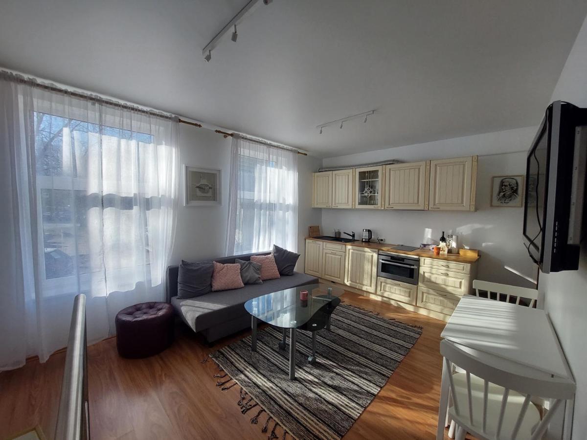 Kesklinna Peatuspaik Tallinn Bagian luar foto