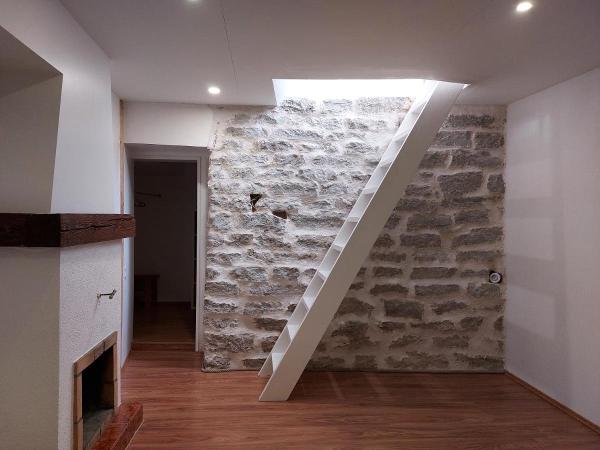 Kesklinna Peatuspaik Tallinn Bagian luar foto